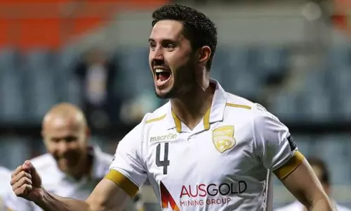 ആടിയുലയില്ല, പ്രതിരോധം കടുപ്പിക്കാൻ ഓസീസ് താരം ഡിലന്‍ മക്ഗോവനെ  നോട്ടമിട്ട് ബ്ലാസ്‌റ്റേഴ്‌സ്