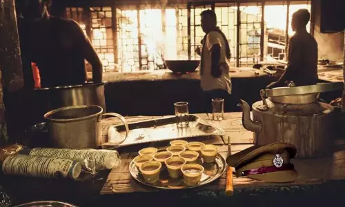 തമിഴ് ക്രൈം ത്രില്ലർ പാമ്പാടും ചോലൈ; ടൈറ്റിൽ പോസ്റ്റർ പുറത്ത്