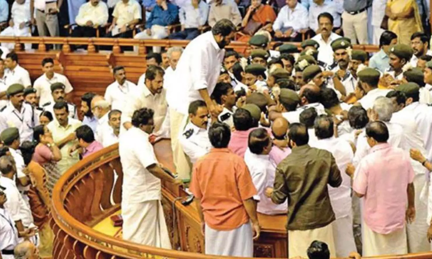 കെ.എം മാണി അഴിമതിക്കാരനായിരുന്നെന്ന് സര്ക്കാര് സുപ്രീംകോടതിയില് കെ.എം മാണി അഴിമതിക്കാരനായിരുന്നെന്ന് സര്ക്കാര് സുപ്രീംകോടതിയില്