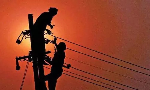 പ്രൊമോഷനും പുതിയ നിയമനങ്ങളുമില്ല; കെ.എസ്.ഇ.ബി. ജീവനക്കാർ പ്രതിഷേധത്തിൽ