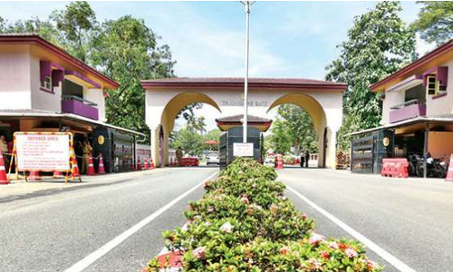 കൊച്ചി നാവിക ആസ്ഥാനത്ത് സുരക്ഷാ ജീവനക്കാരന്‍ വെടിയേറ്റ് മരിച്ച നിലയില്‍