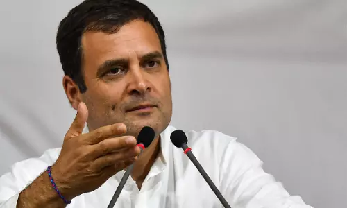 തൊഴിലുറപ്പ് ജോലിക്കാർക്ക് വേതനമില്ല, ഇത് എവിടത്തെ അച്ഛാദിൻ?; കേന്ദ്രത്തെ ആക്രമിച്ച് രാഹുൽ ഗാന്ധി തൊഴിലുറപ്പ് ജോലിക്കാർക്ക് വേതനമില്ല, ഇത് എവിടത്തെ അച്ഛാദിൻ?; കേന്ദ്രത്തെ ആക്രമിച്ച് രാഹുൽ ഗാന്ധി