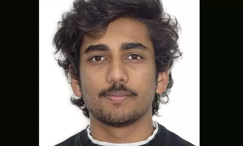 അബൂദബിയിൽ കാർ അപകടം; മലയാളി വിദ്യാർഥി മരിച്ചു അബൂദബിയിൽ കാർ അപകടം; മലയാളി വിദ്യാർഥി മരിച്ചു