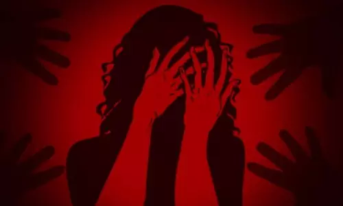 കൊല്‍ക്കൊത്തയില്‍ യുവതിയെ കൂട്ടബലാത്സംഗത്തിനിരയാക്കി 15 ലക്ഷം കവര്‍ന്നു