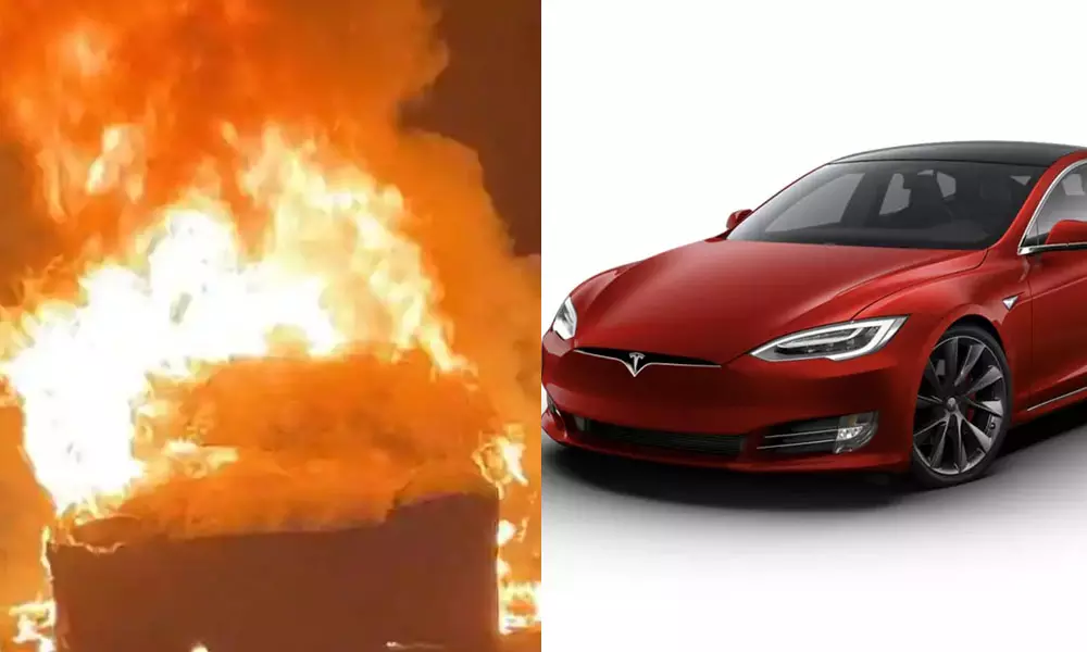 വാങ്ങിയ മൂന്നാം ദിവസം തീഗോളമായി ടെസ്ല എസ് പ്ലെയ്ഡ്; കത്തിനശിച്ചത് ഒരു കോടിയുടെ സൂപ്പർ കാർ വാങ്ങിയ മൂന്നാം ദിവസം തീഗോളമായി ടെസ്ല എസ് പ്ലെയ്ഡ്; കത്തിനശിച്ചത് ഒരു കോടിയുടെ സൂപ്പർ കാർ