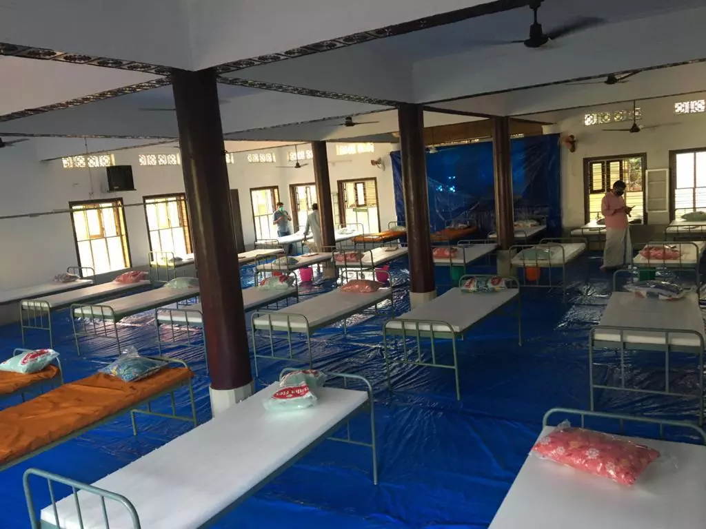 കോവിഡ് രോഗികൾക്ക് താമസമൊരുക്കിയ മസ്ജിദ് വിശ്വാസികൾക്കായി തുറന്നുകൊടുത്തു കോവിഡ് രോഗികൾക്ക് താമസമൊരുക്കിയ മസ്ജിദ് വിശ്വാസികൾക്കായി തുറന്നുകൊടുത്തു