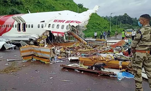 കരിപ്പൂര്‍ വിമാനാപകടം; പരിക്കേറ്റ യാത്രക്കാര്‍ക്ക് നഷ്ടപരിഹാരം ലഭിച്ചില്ലെന്ന് പരാതി
