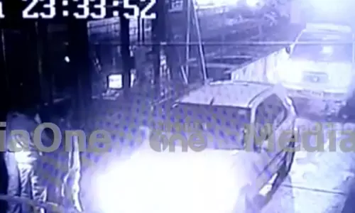 പാലിയേക്കര ടോള്‍പ്ലാസയില്‍ കത്തി കുത്തേറ്റ് രണ്ട് സുരക്ഷാജീവനക്കാര്‍ക്ക് പരിക്ക്