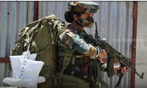 കശ്മീർ അതിർത്തിയിലൂടെ തോക്കുമേന്തി അസം റൈഫിൾസിലെ ഏക മലയാളി സൈനിക