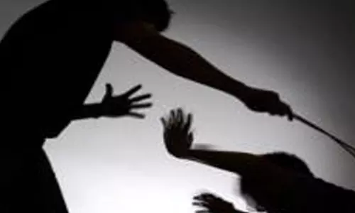 കായംകുളത്ത് മദ്യപിച്ചെത്തിയ പിതാവ് ഏഴുവയസുകാരിയെ ക്രൂരമായി മര്‍ദിച്ചു