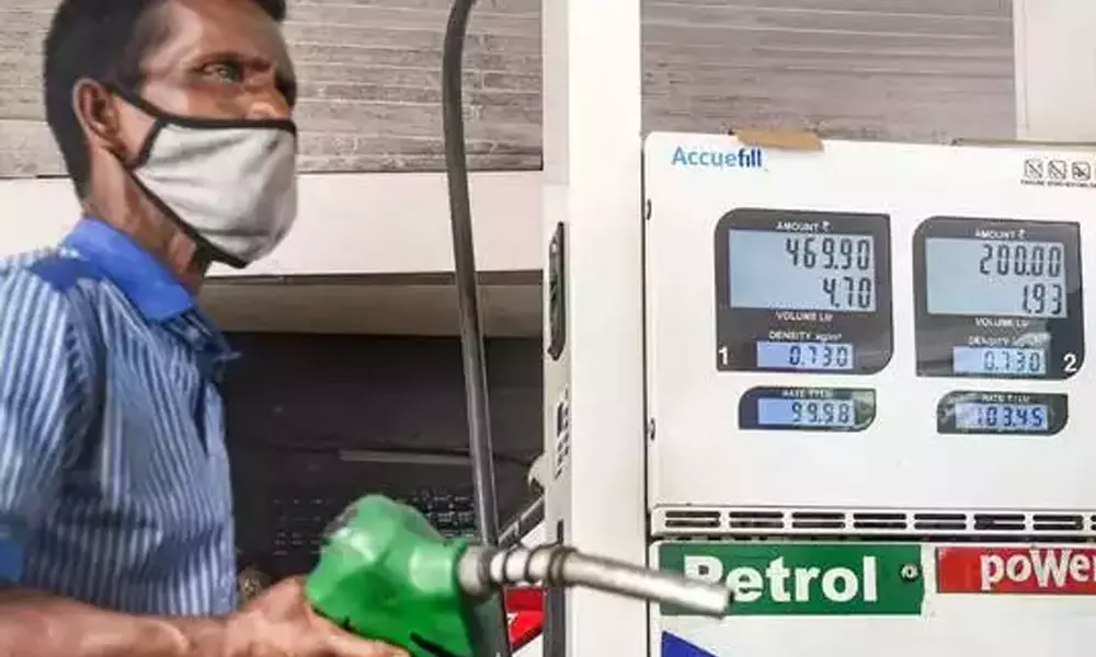 ഇന്ധന വിലവർധനയ്‌ക്കെതിരേ പ്രതിഷേധ സൈക്കിൾ യാത്രയുമായി യൂത്ത് കോണ്‍ഗ്രസ്