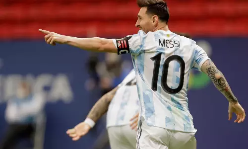 ഈ വിജയം നിങ്ങള്ക്കുള്ളത്... അന്തിമയുദ്ധത്തിൽ വീണുപോയ സൈന്യാധിപനല്ല, കിരീടവും ചെങ്കോലുമുള്ള രാജാവ് ഈ വിജയം നിങ്ങള്ക്കുള്ളത്... അന്തിമയുദ്ധത്തിൽ വീണുപോയ സൈന്യാധിപനല്ല, കിരീടവും ചെങ്കോലുമുള്ള രാജാവ്