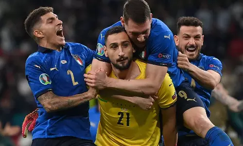 യൂറോ കപ്പിലെ മികച്ച താരമായി ഇറ്റാലിയൻ ഗോൾകീപ്പർ ഡൊണറുമ