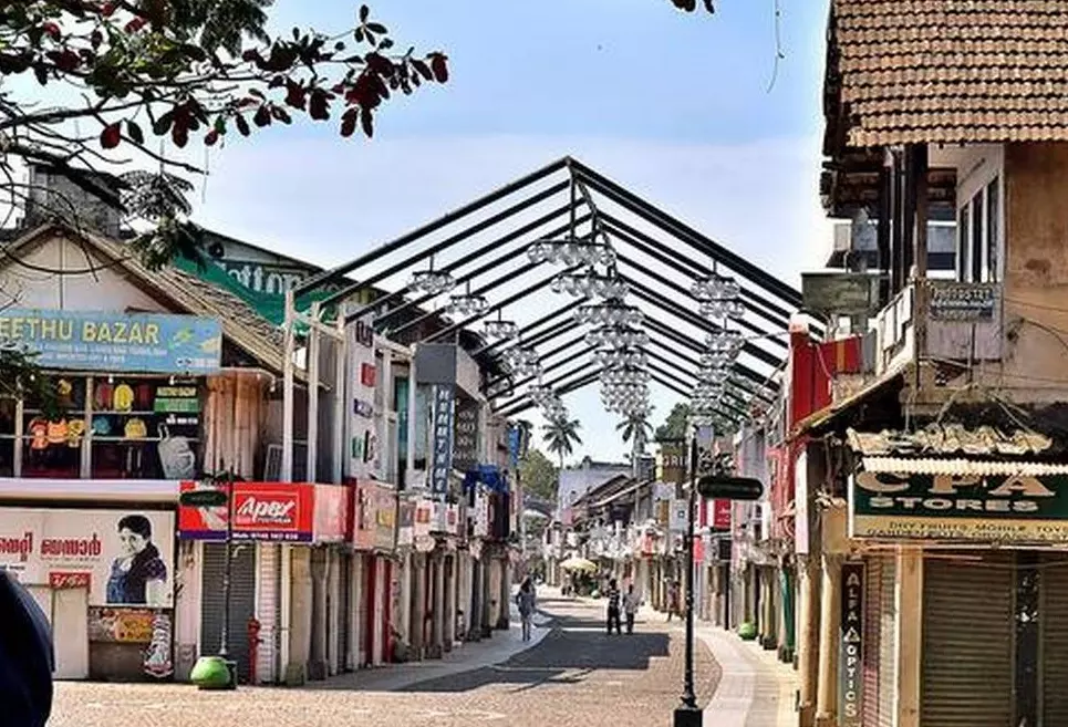 അഞ്ചു മാസത്തിനിടെ അഞ്ചുകോടി നഷ്ടം; കോഴിക്കോട് മിഠായിത്തെരുവിലെ വ്യാപാരികള്‍ ദുരിതത്തില്‍