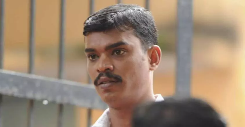 അത് ചെഗുവേരത്തൊപ്പിയിലെ നക്ഷത്രം; പൊലീസ് യൂണിഫോമിലേതല്ലെന്ന് ഷാഫി അത് ചെഗുവേരത്തൊപ്പിയിലെ നക്ഷത്രം; പൊലീസ് യൂണിഫോമിലേതല്ലെന്ന് ഷാഫി