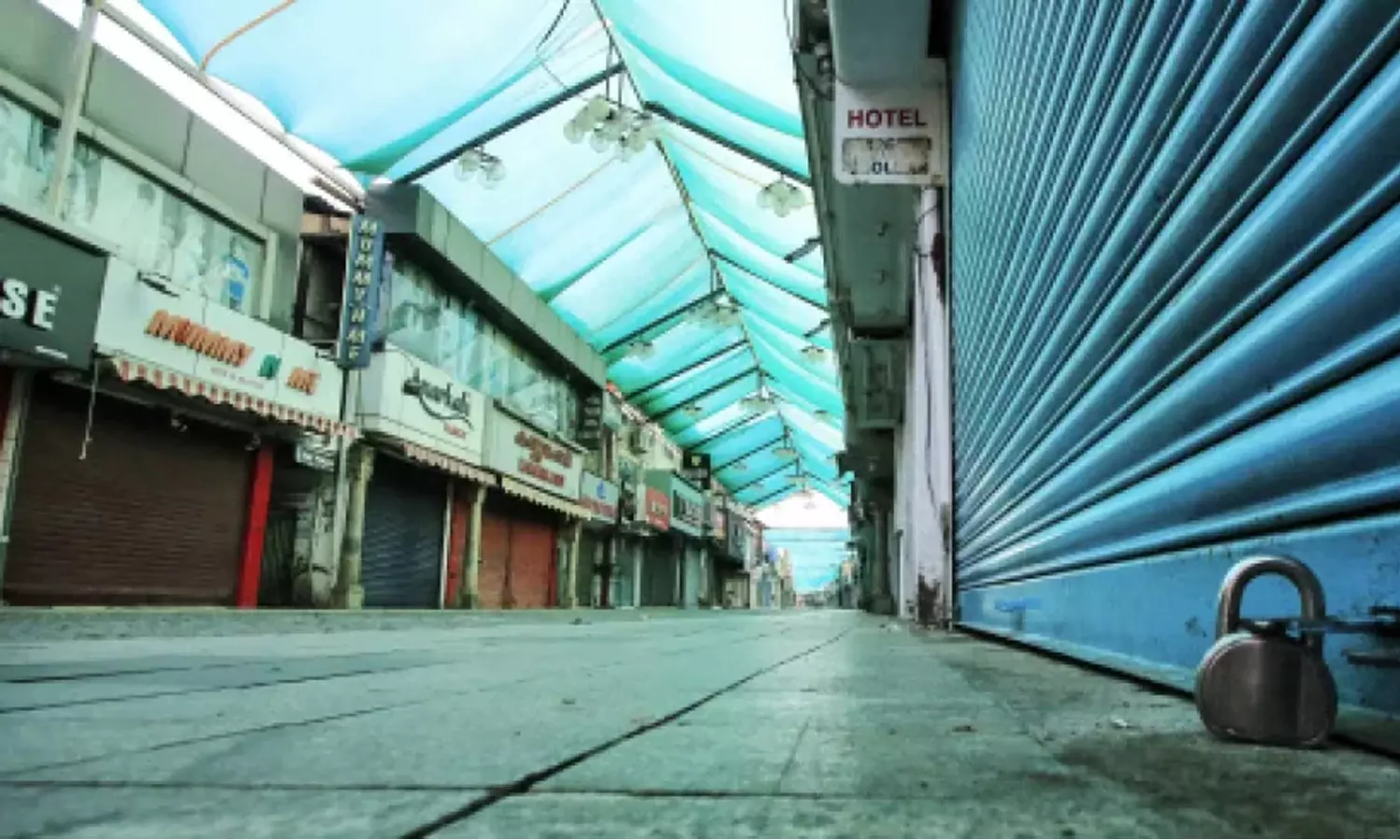 കടകള് തുറക്കാന് അനുവദിക്കണമെന്ന് ആവശ്യപ്പെട്ട് സിപിഎം അനുകൂല വ്യാപാരി സംഘടനയും സമരത്തിലേക്ക് കടകള് തുറക്കാന് അനുവദിക്കണമെന്ന് ആവശ്യപ്പെട്ട് സിപിഎം അനുകൂല വ്യാപാരി സംഘടനയും സമരത്തിലേക്ക്