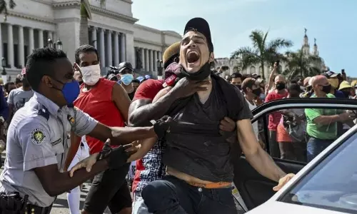 ക്യൂബയില്‍ സര്‍ക്കാര്‍ വിരുദ്ധ പ്രക്ഷോഭം; സമൂഹ മാധ്യമങ്ങള്‍ക്ക് വിലക്ക്