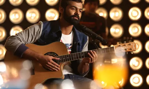 ആ പൊട്ടിയ ഗിറ്റാർ പ്രണവ് മോഹൻലാൽ കയ്യിലെടുത്തു; പിന്നെ സംഭവിച്ചത്; അനുഭവം പങ്കുവെച്ച് അൽഫോൻസ് പുത്രൻ