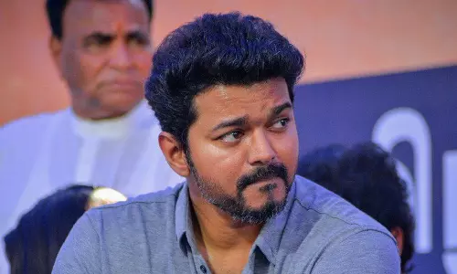 ആഡംബര കാറിന്‍റെ നികുതി അടയ്ക്കുന്നതില്‍ വീഴ്ച വരുത്തിയതിന് നടന്‍ വിജയ്ക്ക് ഒരു ലക്ഷം രൂപ പിഴയിട്ട് കോടതി