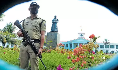 ജീവനക്കാര്‍ക്ക് തിരിച്ചറിയല്‍ കാര്‍ഡ്, വാഹനങ്ങള്‍ക്ക് പാസ് നിര്‍ബന്ധം: സെക്രട്ടേറിയറ്റില്‍ ഇന്ന് മുതല്‍ കടുത്ത നിയന്ത്രണങ്ങള്‍