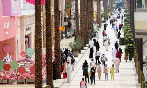 കുവൈത്തിൽ നിബന്ധന ലംഘിച്ച് ഇഖാമ പുതുക്കിയ ഉദ്യോഗസ്ഥർക്കെതിരെ അന്വേഷണം