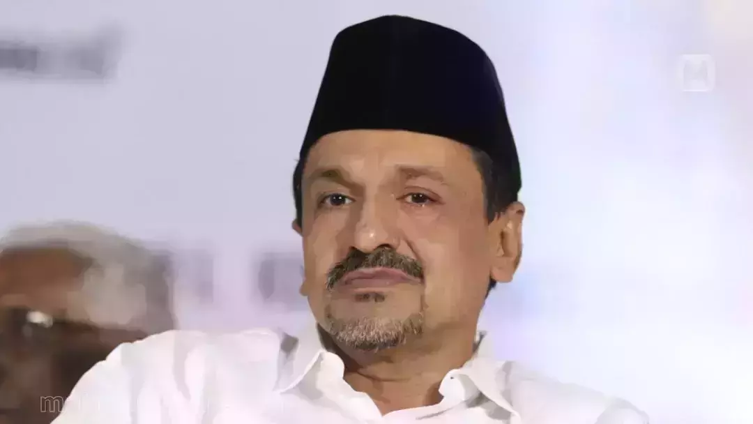 ലീഗിൽ രാഷ്ട്രീയ വിദ്യാഭ്യാസത്തിന്റെ കുറവുണ്ടെന്ന് സാദിഖലി തങ്ങൾ ലീഗിൽ രാഷ്ട്രീയ വിദ്യാഭ്യാസത്തിന്റെ കുറവുണ്ടെന്ന് സാദിഖലി തങ്ങൾ