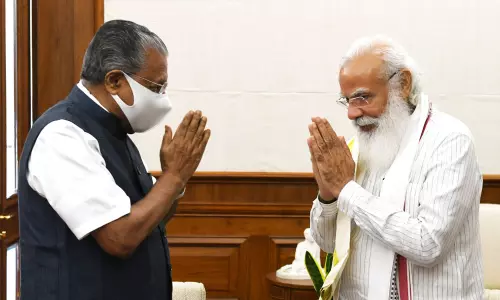 തന്നെ പൊന്നാടയണിയിക്കാൻ പിണറായിക്ക് എല്ലാ അവകാശവുമുണ്ട്: മോദി