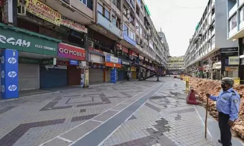 കോഴിക്കോട് കളക്ടറുമായി വ്യാപാരികൾ നടത്തിയ ചർച്ച പരാജയം; നാളെ   എല്ലാ കടകളും തുറക്കും