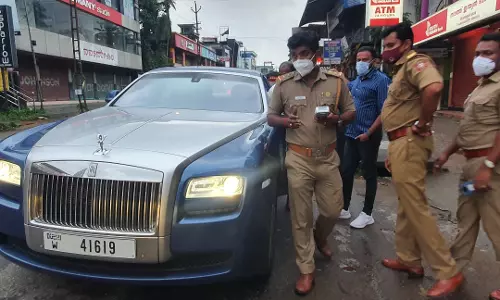 ആഡംബര കാറിന് 35000 രൂപ പിഴയിട്ട് മോട്ടോര്‍ വാഹന വകുപ്പ്