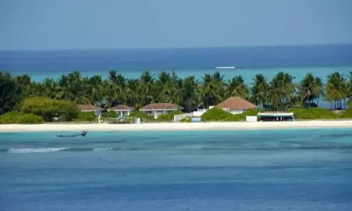 ലക്ഷദ്വീപിൽ കെട്ടിടം പൊളിക്കാൻ നൽകിയ നോട്ടീസ് പിൻവലിച്ചു ലക്ഷദ്വീപിൽ കെട്ടിടം പൊളിക്കാൻ നൽകിയ നോട്ടീസ് പിൻവലിച്ചു