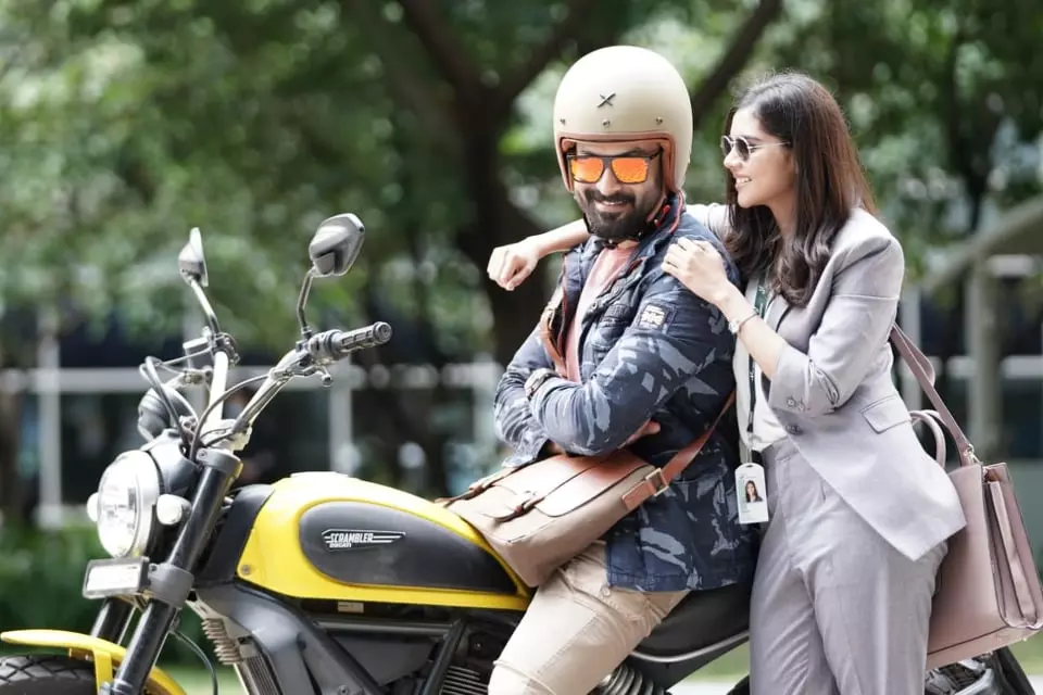 കേരളത്തില് ഷൂട്ടിങിന് അനുമതിയില്ല; പൃഥ്വി-മോഹന്ലാല് ചിത്രം ബ്രോ ഡാഡിയുടെ ഷൂട്ടിങ് ഹൈദരാബാദിൽ തുടങ്ങി കേരളത്തില് ഷൂട്ടിങിന് അനുമതിയില്ല; പൃഥ്വി-മോഹന്ലാല് ചിത്രം ബ്രോ ഡാഡിയുടെ ഷൂട്ടിങ് ഹൈദരാബാദിൽ തുടങ്ങി