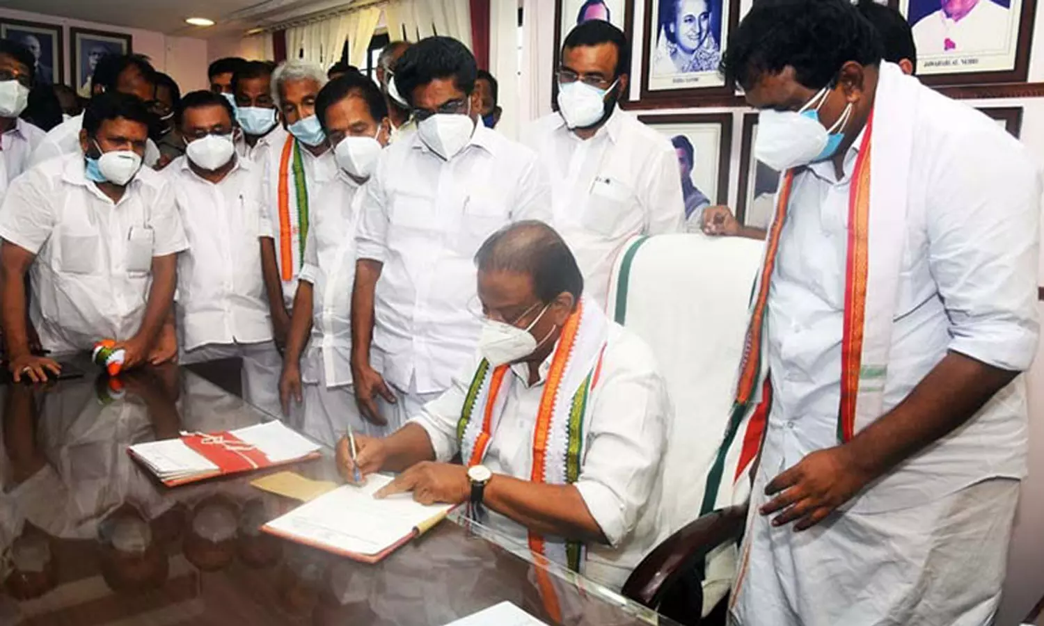 നിയമസഭാ തെരഞ്ഞെടുപ്പ് ഫലം പഠിക്കാന് കെ.പി.സി.സി അഞ്ച് കമ്മറ്റികളെ നിയോഗിച്ചു നിയമസഭാ തെരഞ്ഞെടുപ്പ് ഫലം പഠിക്കാന് കെ.പി.സി.സി അഞ്ച് കമ്മറ്റികളെ നിയോഗിച്ചു