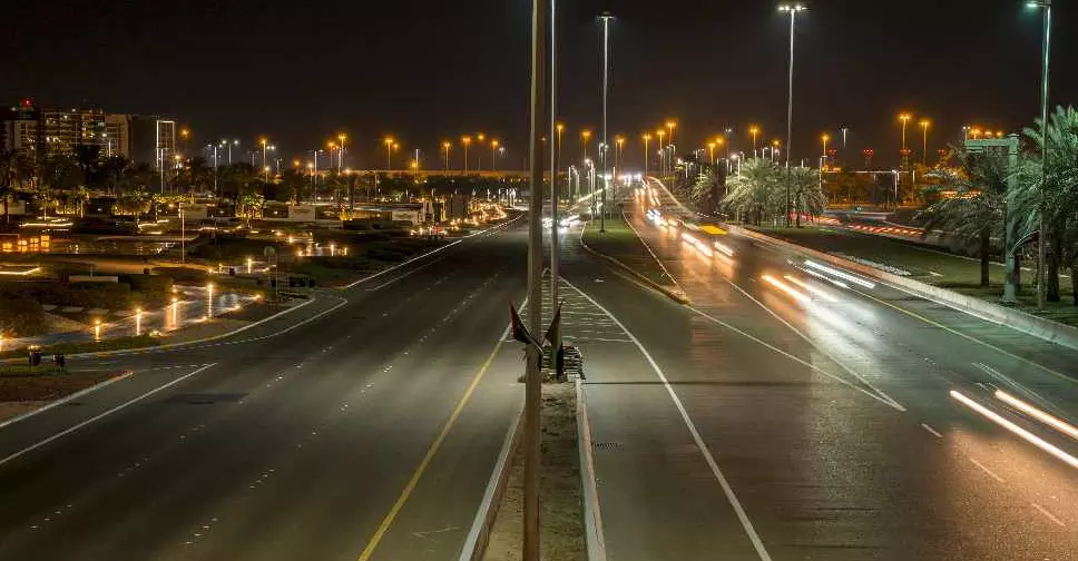 അബൂദബിയിൽ ജൂലൈ 19 മുതല് രാത്രികാല യാത്രാവിലക്ക് ഏർപ്പെടുത്തും അബൂദബിയിൽ ജൂലൈ 19 മുതല് രാത്രികാല യാത്രാവിലക്ക് ഏർപ്പെടുത്തും