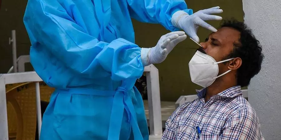 രണ്ട് ഡോസ് വാക്സിനെടുത്തവർക്ക് ഇളവ്; ആര്.ടി.പി.സി.ആര് നെഗറ്റീവ് സർട്ടിഫിക്കറ്റ് വേണ്ട രണ്ട് ഡോസ് വാക്സിനെടുത്തവർക്ക് ഇളവ്; ആര്.ടി.പി.സി.ആര് നെഗറ്റീവ് സർട്ടിഫിക്കറ്റ് വേണ്ട