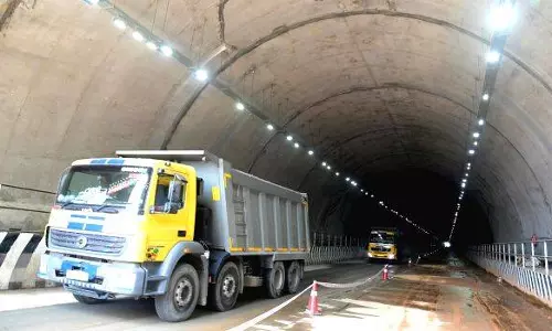 കുതിരാൻ തുരങ്കത്തിനുള്ളിൽ ഫയർ ആന്റ് സേഫ്റ്റിയുടെ ട്രയൽ റൺ ഇന്ന് നടക്കും കുതിരാൻ തുരങ്കത്തിനുള്ളിൽ ഫയർ ആന്റ് സേഫ്റ്റിയുടെ ട്രയൽ റൺ ഇന്ന് നടക്കും