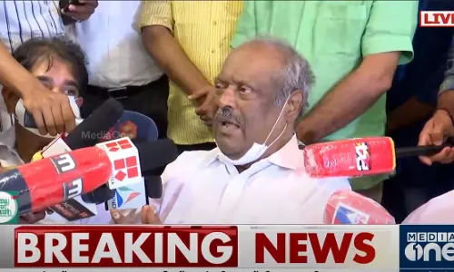 ഞങ്ങളെ വിരട്ടാന് നോക്കണ്ട; കടകള് തുറക്കുമെന്ന് വ്യാപാരികള് ഞങ്ങളെ വിരട്ടാന് നോക്കണ്ട; കടകള് തുറക്കുമെന്ന് വ്യാപാരികള്