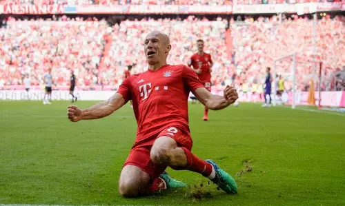 ഡച്ച് ഇതിഹാസ താരം ആര്യൻ റോബൻ ബൂട്ടഴിച്ചു