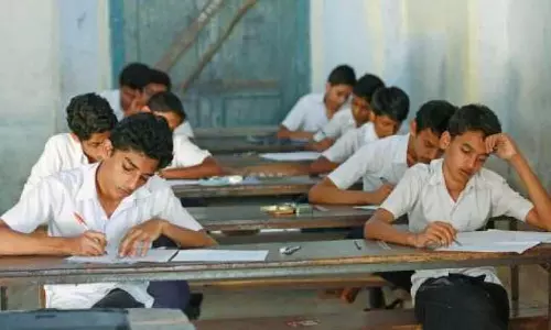 എസ്.എസ്.എല്.സി വിജയിച്ച 40,860 വിദ്യാര്ഥികള്ക്ക് ഇത്തവണ ഉപരിപഠനത്തിന് അവസരമില്ല എസ്.എസ്.എല്.സി വിജയിച്ച 40,860 വിദ്യാര്ഥികള്ക്ക് ഇത്തവണ ഉപരിപഠനത്തിന് അവസരമില്ല