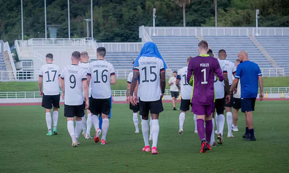 കളത്തിൽ വംശീയാധിക്ഷേപം; കളി മതിയാക്കി കയറിപ്പോയി ജർമനി