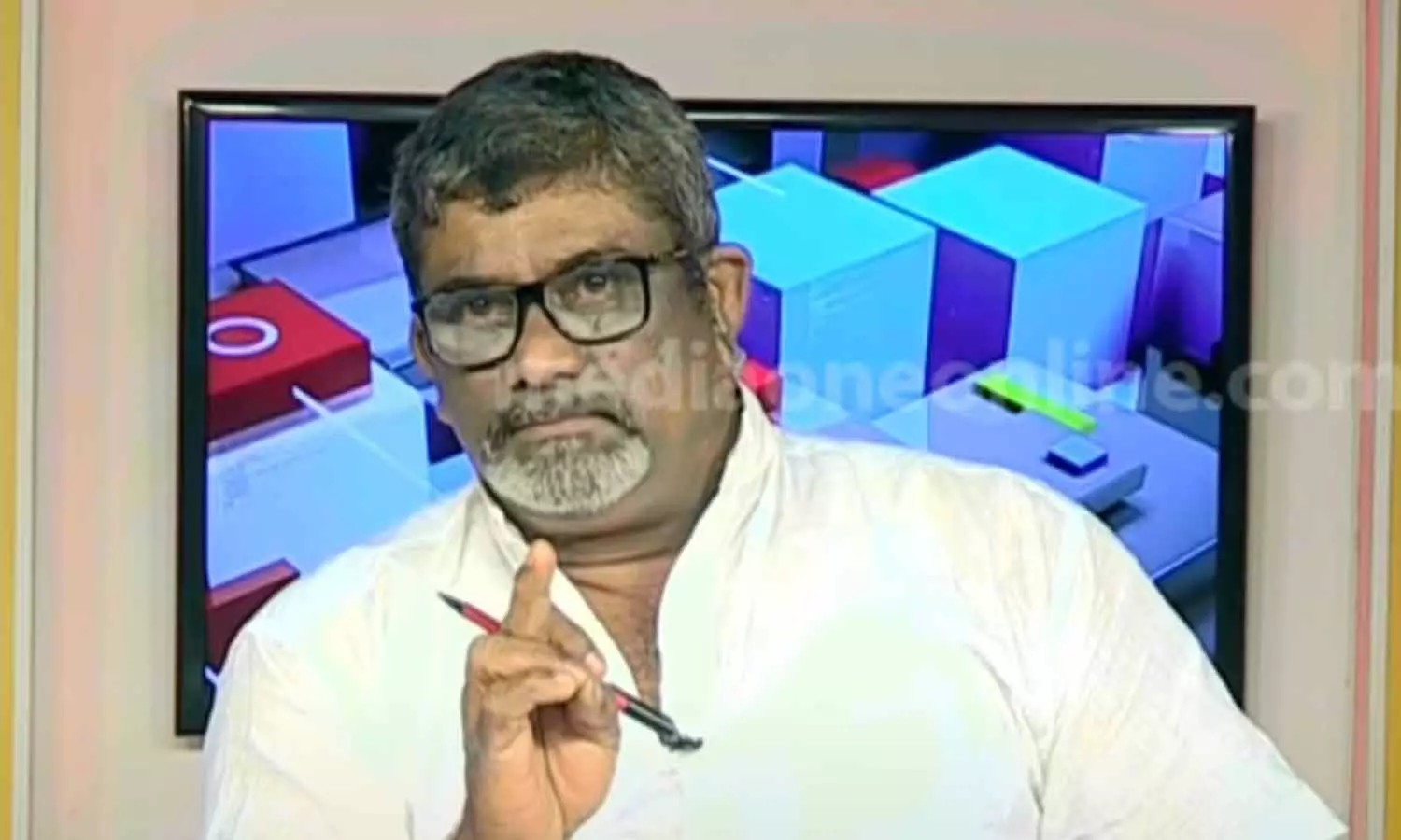 പാണക്കാട്ട് കണ്ടത് മെഴ്സിഡസ് ബെന്‍സിന്‍റെ ഷോറൂം, കേരളത്തില്‍ മുസ്‍ലിം വിഭാഗത്തിന്‍റെ സ്ഥിതി താഴെയല്ല- കെന്നഡി കരിമ്പിൻകാല