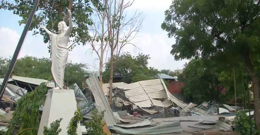 ഡൽഹി അന്ധേരിയ മോഡിലെ പള്ളി തകര്‍ത്ത സംഭവം; പാർലമെന്‍റില്‍ ഉന്നയിക്കുമെന്ന് യു.ഡി.എഫ് എം.പിമാർ