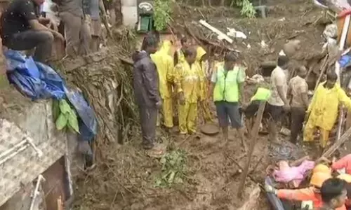 മുംബൈയില് കനത്ത മഴ, മണ്ണിടിച്ചില്: 15 മരണം മുംബൈയില് കനത്ത മഴ, മണ്ണിടിച്ചില്: 15 മരണം