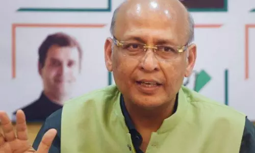 കേരളത്തിലെ പെരുന്നാൾ ഇളവുകള്ക്കെതിരെ വിമർശനവുമായി മനു അഭിഷേക് സിങ്വി കേരളത്തിലെ പെരുന്നാൾ ഇളവുകള്ക്കെതിരെ വിമർശനവുമായി മനു അഭിഷേക് സിങ്വി