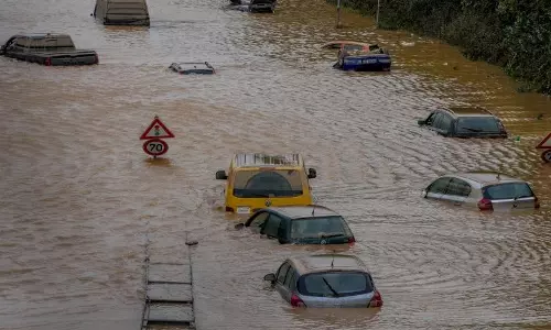 ഒഴുകിനടക്കുന്ന കാറുകള്‍.. തകര്‍ന്ന വീടുകള്‍.. കണ്ണീര്‍ തോരാതെ യൂറോപ്പ്