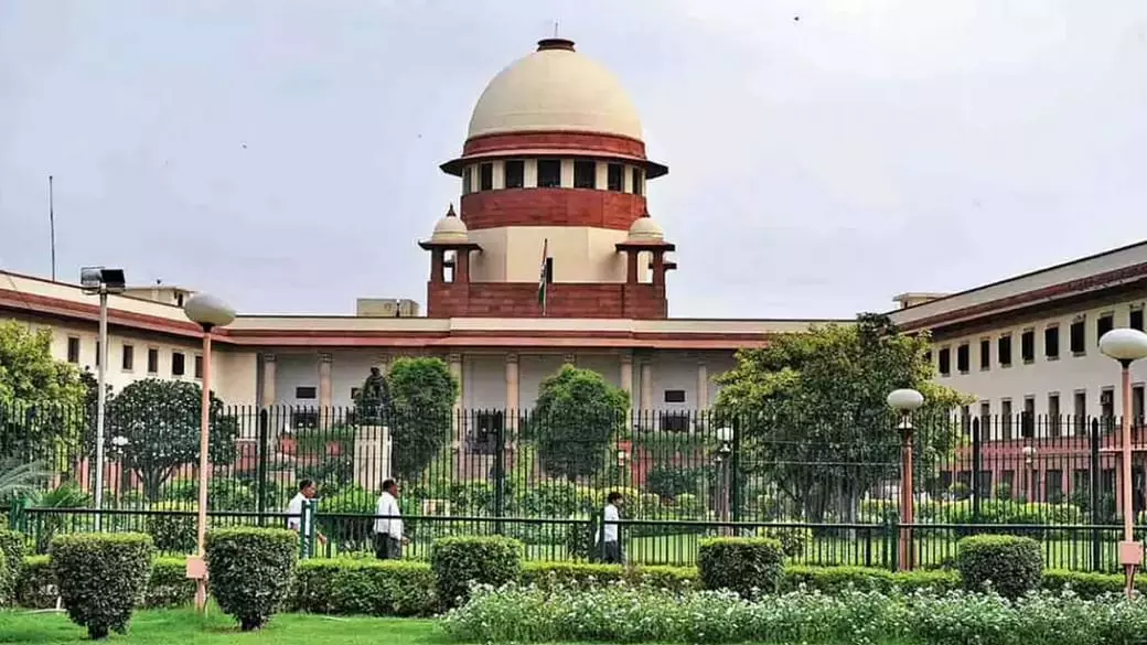 ബക്രീദ് പ്രമാണിച്ച് ലോക്ക്ഡൗണ് ഇളവ്; സംസ്ഥാന സര്ക്കാര് നടപടിക്കെതിരെ സുപ്രീംകോടതിയില് ഹരജി ബക്രീദ് പ്രമാണിച്ച് ലോക്ക്ഡൗണ് ഇളവ്; സംസ്ഥാന സര്ക്കാര് നടപടിക്കെതിരെ സുപ്രീംകോടതിയില് ഹരജി