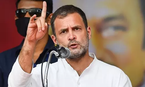 ഞങ്ങൾക്കറിയാം ഫോണിലുള്ളതെല്ലാം നിങ്ങൾ വായിക്കുന്നുണ്ടെന്ന്.. രാഹുൽ ഗാന്ധി