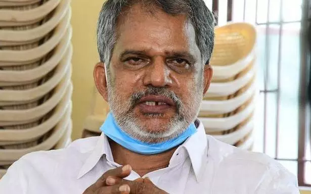 എ.കെ ശശീന്ദ്രനെതിരായ പരാതി പരിശോധിക്കും; മന്ത്രിയുടെ ഇടപെടലിനെക്കുറിച്ച് അറിയില്ലെന്ന് എ. വിജയരാഘവന് എ.കെ ശശീന്ദ്രനെതിരായ പരാതി പരിശോധിക്കും; മന്ത്രിയുടെ ഇടപെടലിനെക്കുറിച്ച് അറിയില്ലെന്ന് എ. വിജയരാഘവന്