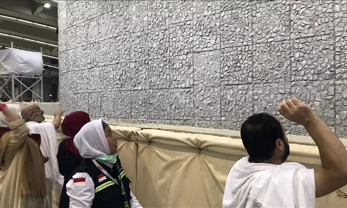 മുസ്ദലിഫയില്‍ നിന്ന് മടങ്ങി തീര്‍ഥാടകര്‍; ഹജ്ജിന് ഇന്ന് അര്‍ദ്ധ വിരാമം