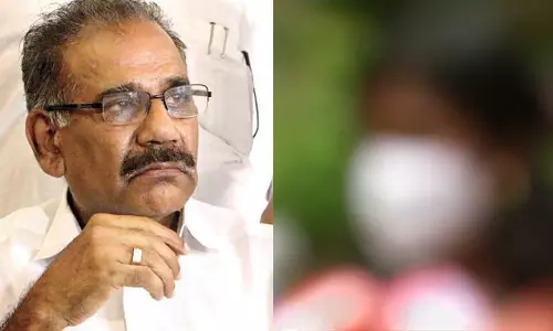 കൊല്ലം പീഡന പരാതി; മന്ത്രി നേരിട്ട് ഒരു തവണ വിളിച്ചുവെന്ന് യുവതി കൊല്ലം പീഡന പരാതി; മന്ത്രി നേരിട്ട് ഒരു തവണ വിളിച്ചുവെന്ന് യുവതി