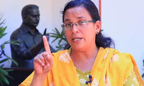 ഭയപ്പെടുത്തി വീട്ടിലിരുത്തിക്കളയാമെന്ന് വ്യാമോഹിക്കരുത്, ഒരറ്റത്ത് മരണം ദർശിച്ചു തന്നെയാണ് ഈ വഴി തെരഞ്ഞെടുത്തത്: കെ കെ രമ